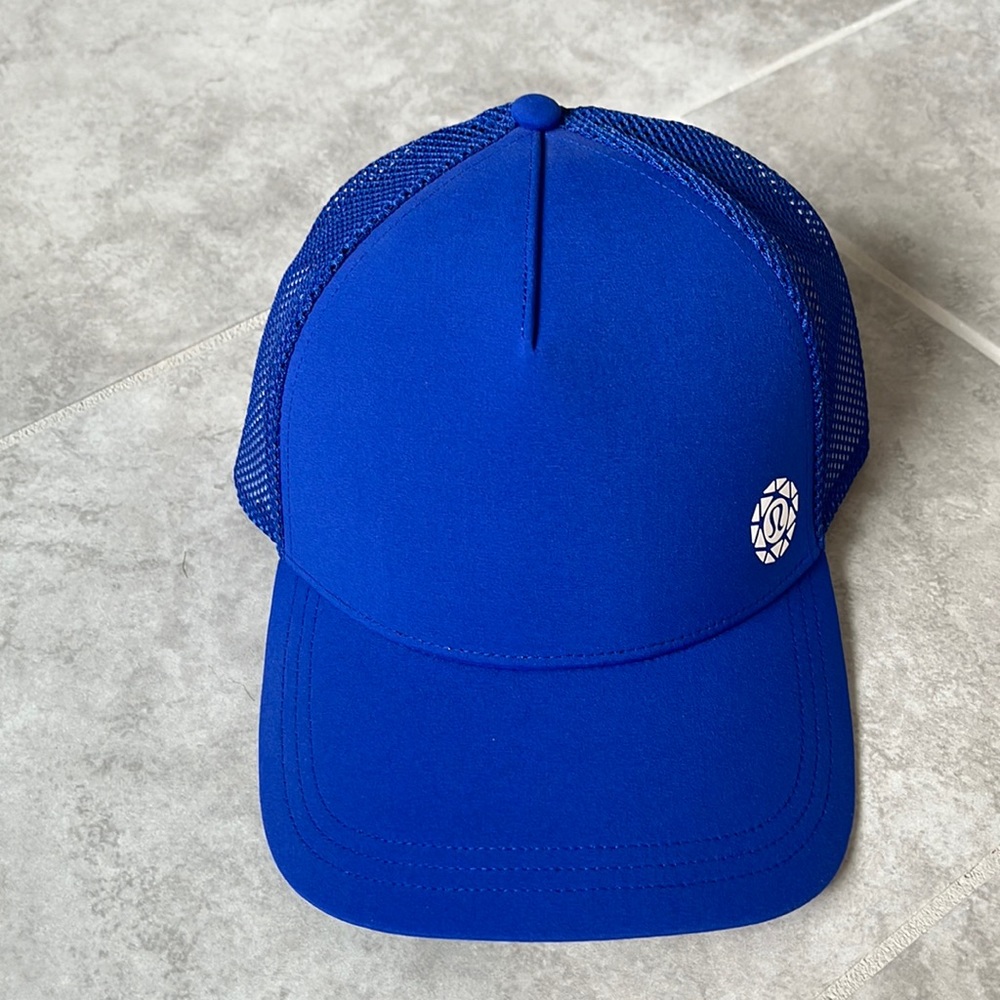 Baseball hat from the 2019 Lululemon SeaWheeze half-
Marathon.